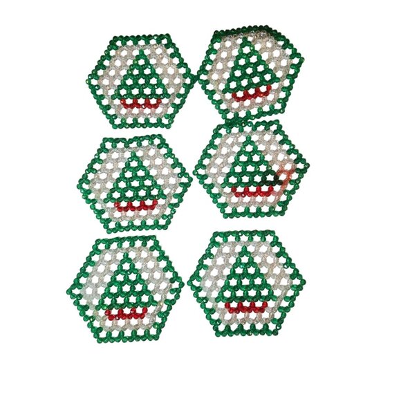 Vintage Beaded Christmas Tree Coasters Beaded Set Of 6 Green Red White - Picture 1 of 15